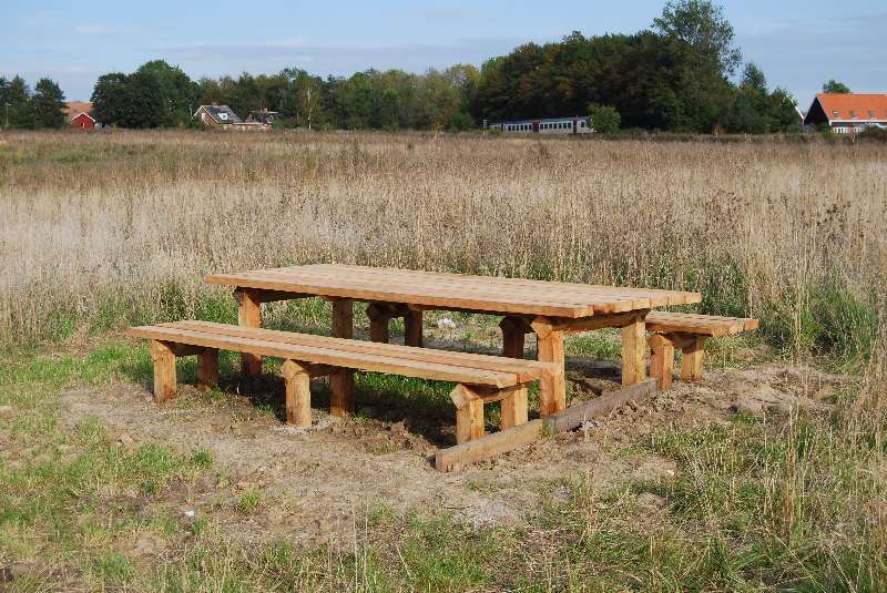 Picnicbordet rettes til